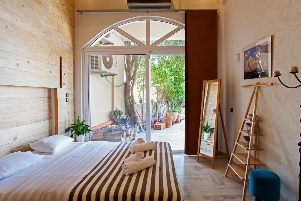 Lenico Beachfront Suites Agia Pelagia  Exterior photo